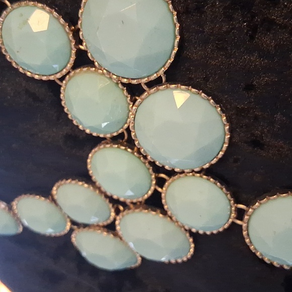 Elegant Gold and Mint Necklace and Gold Earring Set - Picture 5 of 9